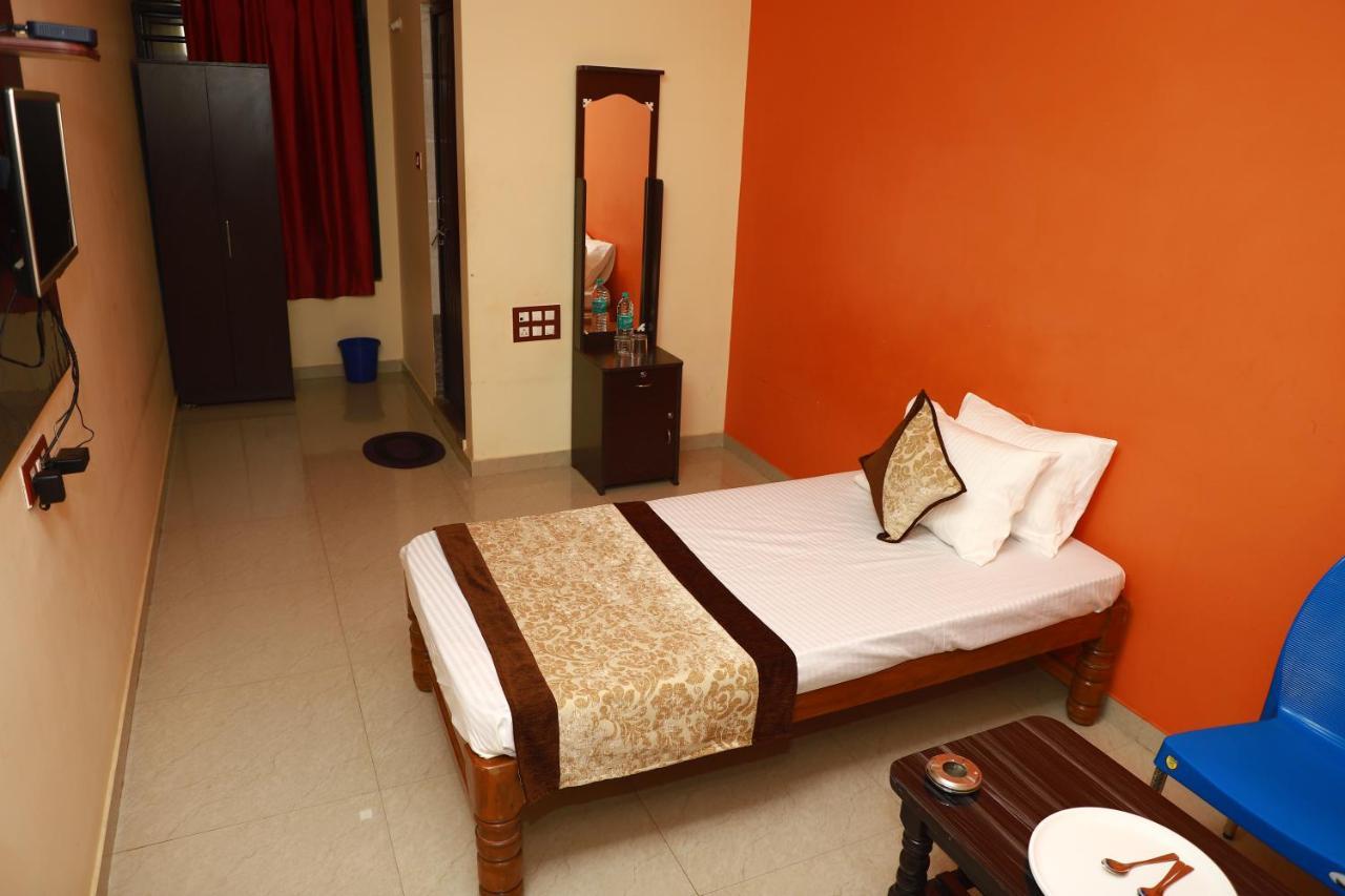 ホテル Megha Residency Haveri エクステリア 写真