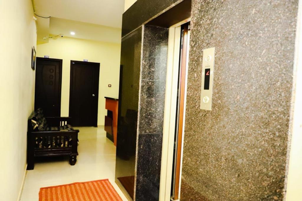 ホテル Megha Residency Haveri エクステリア 写真